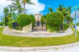 Massive Villa, Movie theater, Pool, & Jacuzzi ! - Image 4