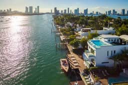 Waterfront Villa - Rooftop Pool & Spa - Theater - Image 4