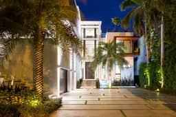 Waterfront Villa - Rooftop Pool & Spa - Theater - Image 5