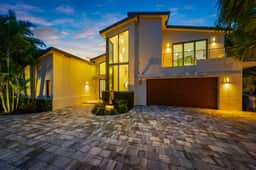 Lux Villa with pool on the water / Beach Access! - Image 5