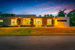 NEW Waterfront Villa w/ Pool/Jacuzzi/Billard - Image 5