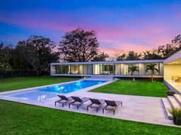 Modern Villa w Pool + Spacious Outdoor Living - Image 5