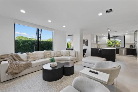7BR Villa sleeps 12 / Pool, Jacuzzi, Pickleball - Image 3
