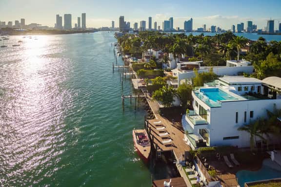 Waterfront Villa - Rooftop Pool & Spa - Theater - Image 4