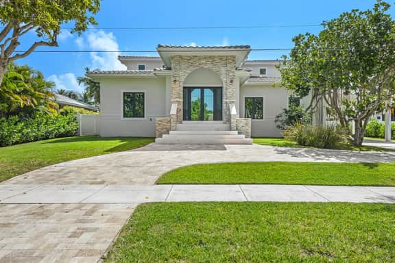 Waterfront Villa / Heated Pool, Gameroom, Sleeps12 - Image 4