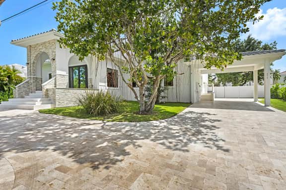Waterfront Villa / Heated Pool, Gameroom, Sleeps12 - Image 5