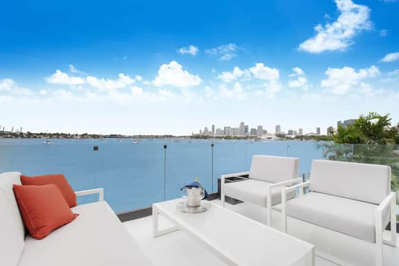 Waterfront Villa - Rooftop Pool & Spa - Theater - Image 2