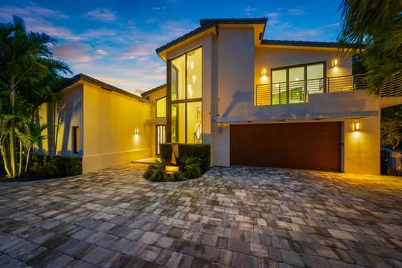 Lux Villa with pool on the water / Beach Access! - Image 5