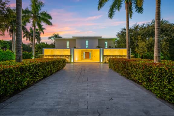 New Modern Estate, Pool / Jacuzzi / GYM / Media Room - Image 5
