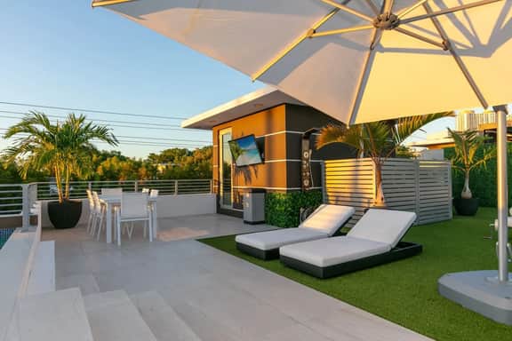 Luxury Villa w/ Rooftop Pool & Theater - Image 5