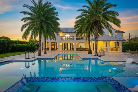 7BR Villa sleeps 12 / Pool, Jacuzzi, Pickleball - Image 1